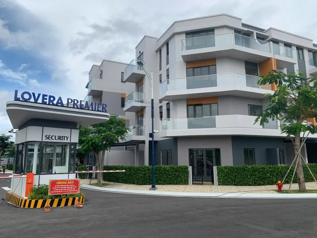Bán nhanh nhà phố cao cấp đầy đủ nội thất đẹp nhất Lovera Premier