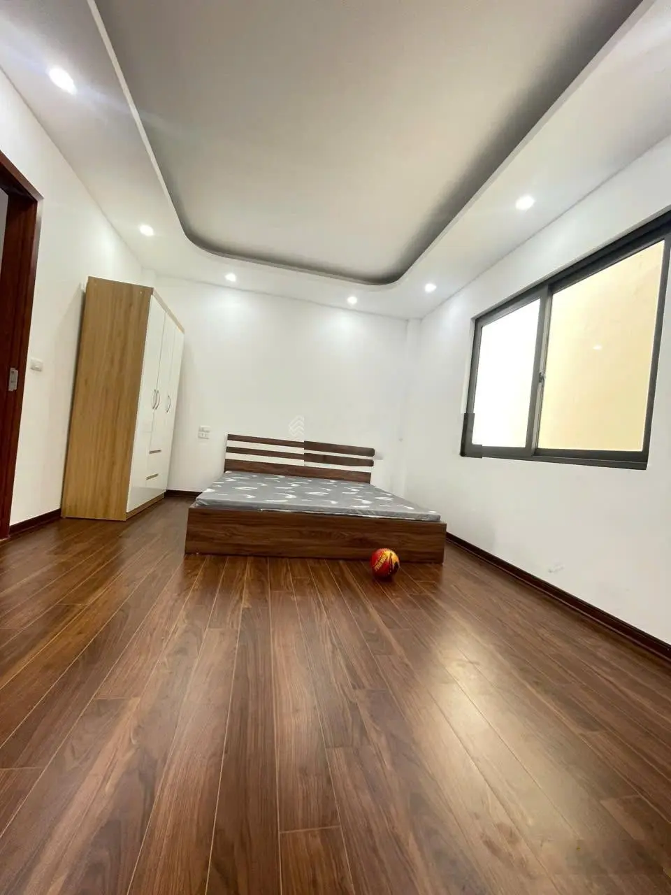 Cần gấp bán biệt thự mi ni chỉ nhỉnh 6đ tại TT Thanh Trì. Gần 100m * 4T full công năng.