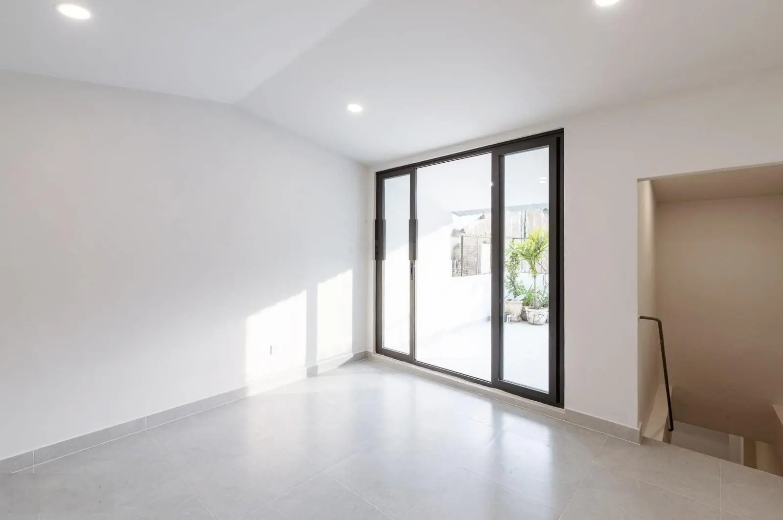 MT nhà Trần Huy Liệu, Phú Nhuận, đang cho thuê 25tr/tháng, DT 57,8m2, sổ riêng