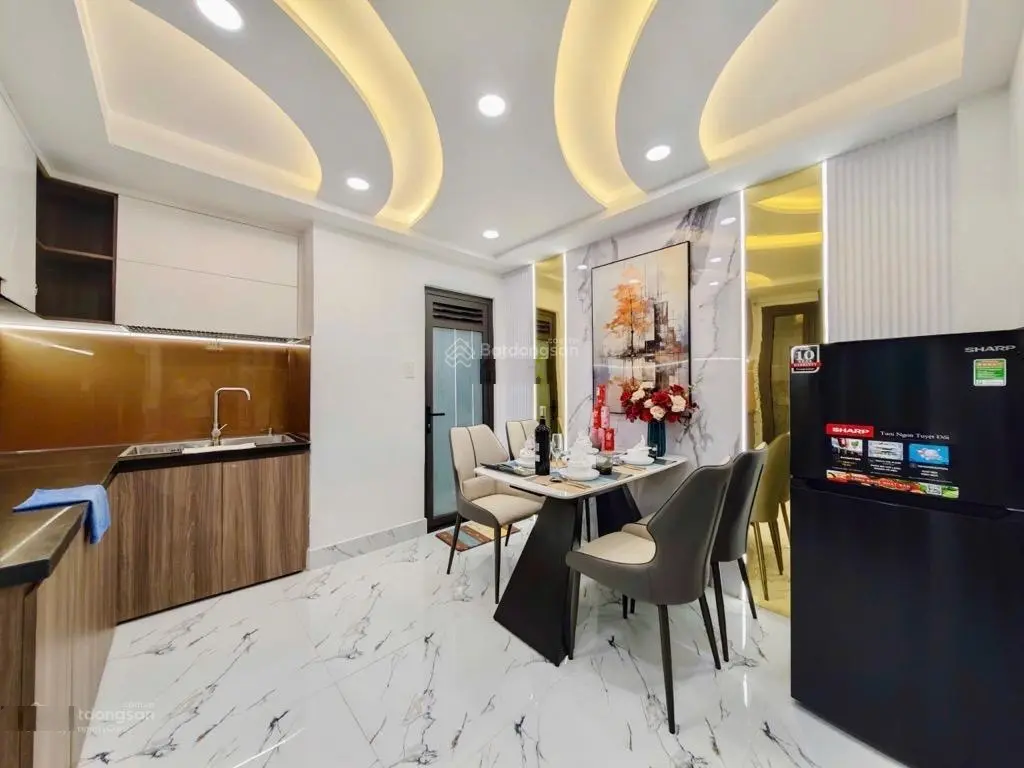 Bán nhà phố - khu dân trí cao - nhà mới dọn vào ở ngay