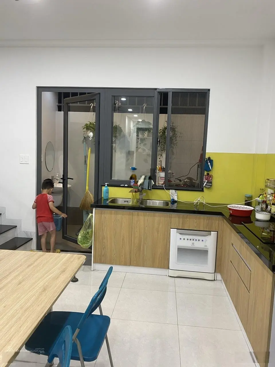 Bán rẻ nhà 1 trệt 1 lầu đường Hoàng Phan Thái, Bình Chánh 3.8 tỷ đường nhựa xe tải. LH 0901 554 ***