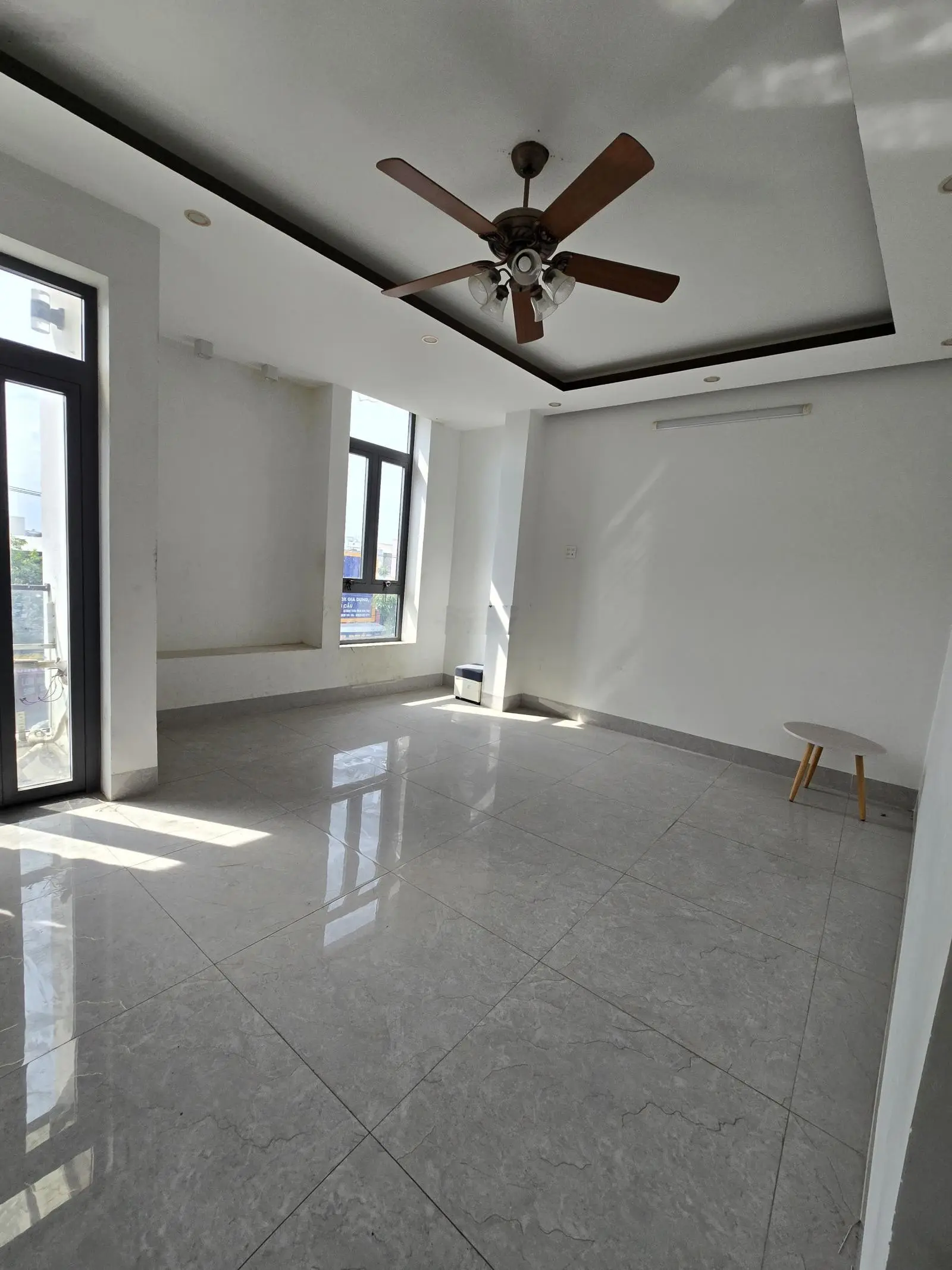 Bán nhà mặt phố đường Mậu Thân, giá ưu đãi 20,5 tỷVND, diện tích 96m2, view đẹp