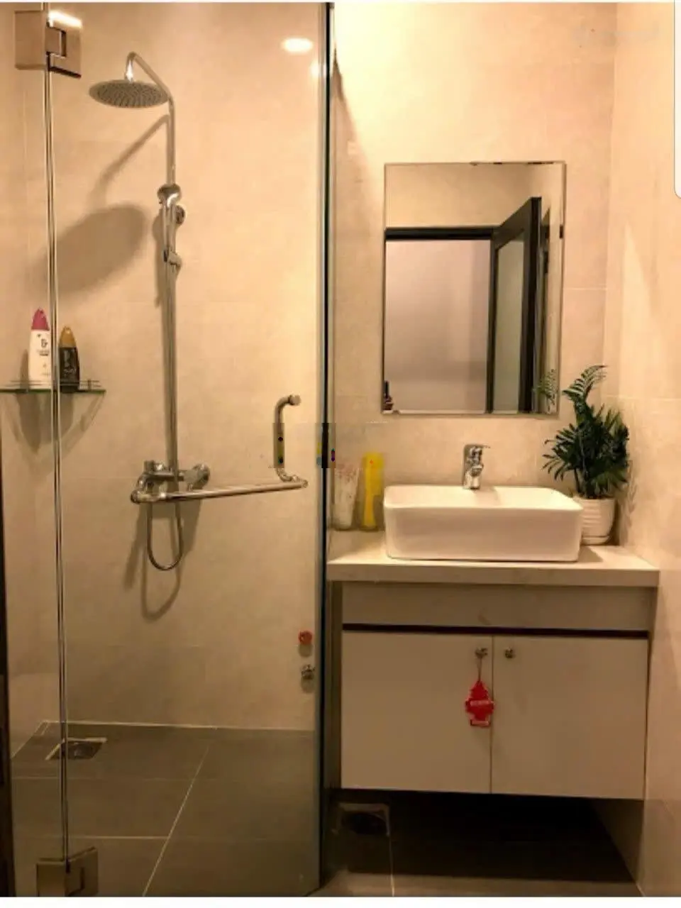 Tổng hợp nhà MT Hoàng Hoa Thám hướng Đông. DT: 89.5m2, ngang 4.5m ngay gần Vincom, giá 26.5 tỷ