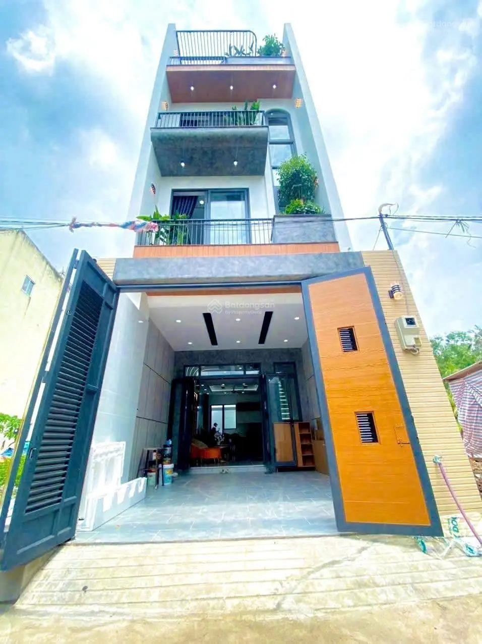 Nhà đẹp - full nội thất cao cấp - đường Linh Đông - DT 66m2 + 4 tầng