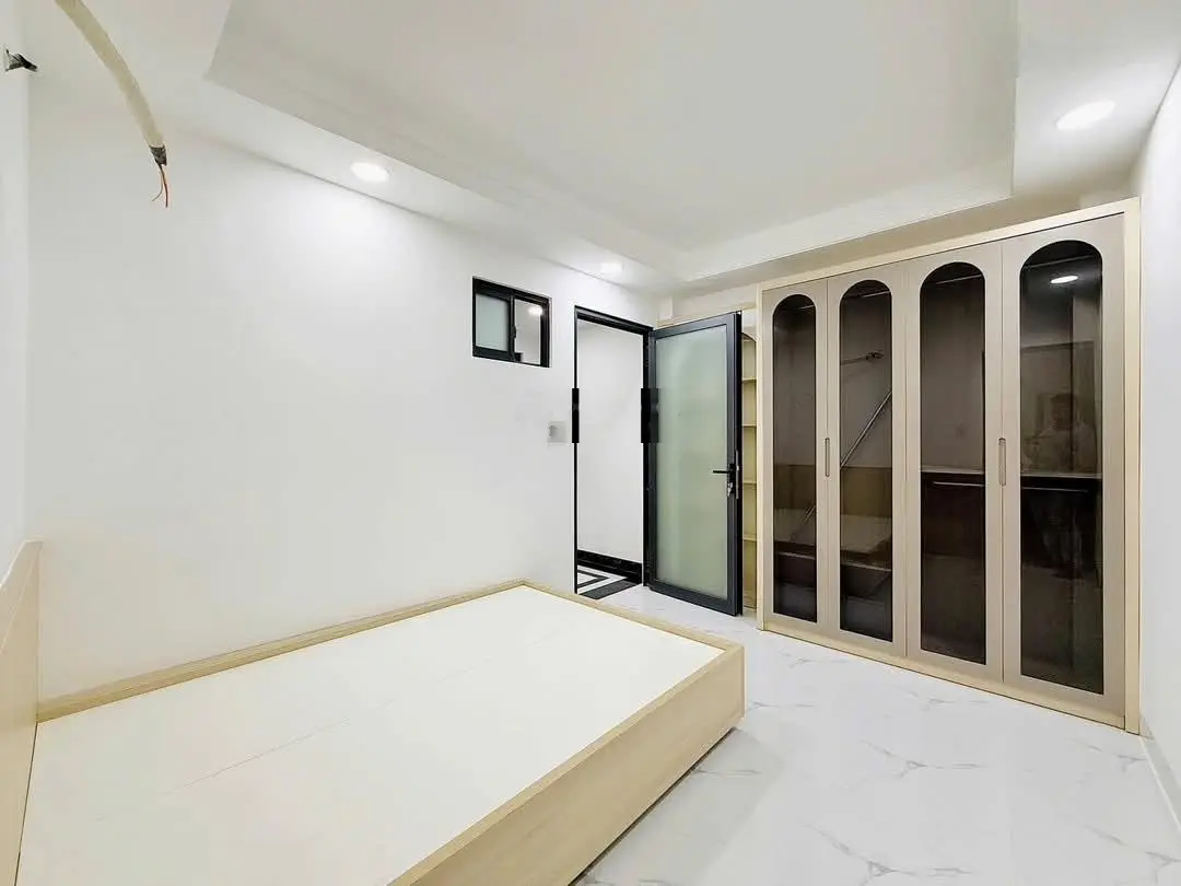 Cần bán gấp nhà đường 3/2, P10, Q10, cách bệnh viện Nhân Dân 300m, giá 3,94tỷ, DT 82m2, còn HĐ thuê