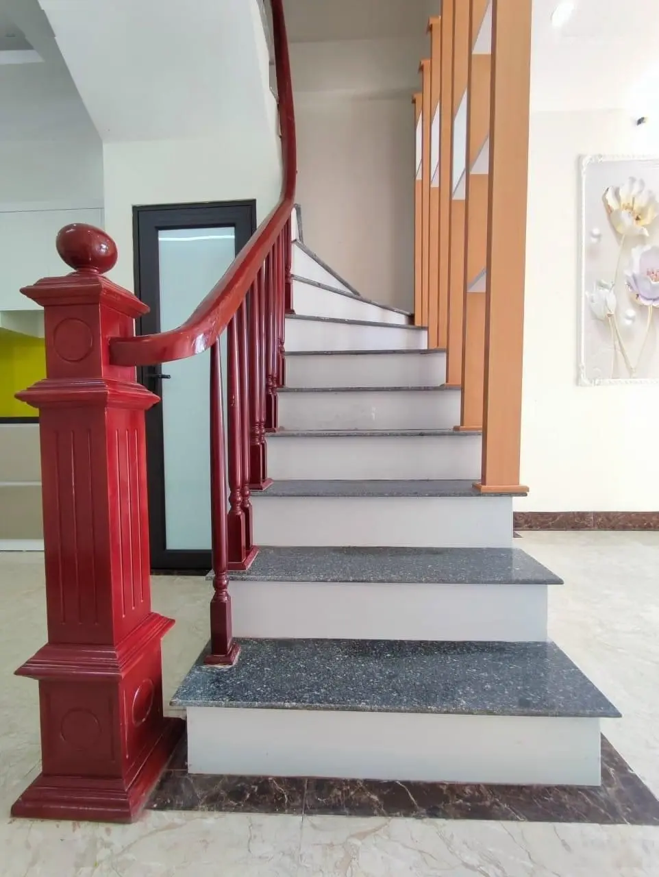 Chính chủ bán nhà 36m2 3 tầng full nội thất, Đông La, Hoài Đức ôtô đỗ cửa, ngõ 2 đầu