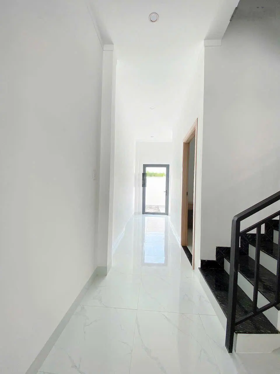 Bán nhà mt nguyễn trãi gần chợ lái thiêu thuận an