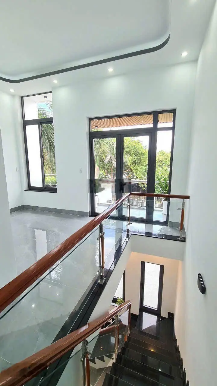 Bán nhà mới trung tâm TDM. Giá chỉ hơn 2 tỷ. Đường nhựa 5m