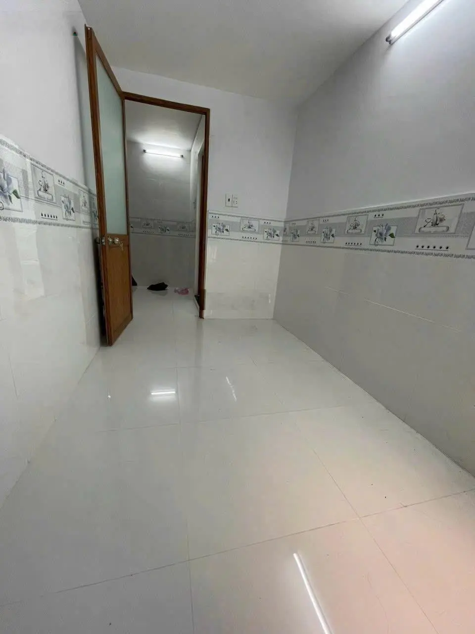 [ Quận 11 ] 2 tỷ 480 ( Nắm Chủ ) Chính chủ gởi bán nhà hẻm 1/ Lạc Long Quân P3 Q11