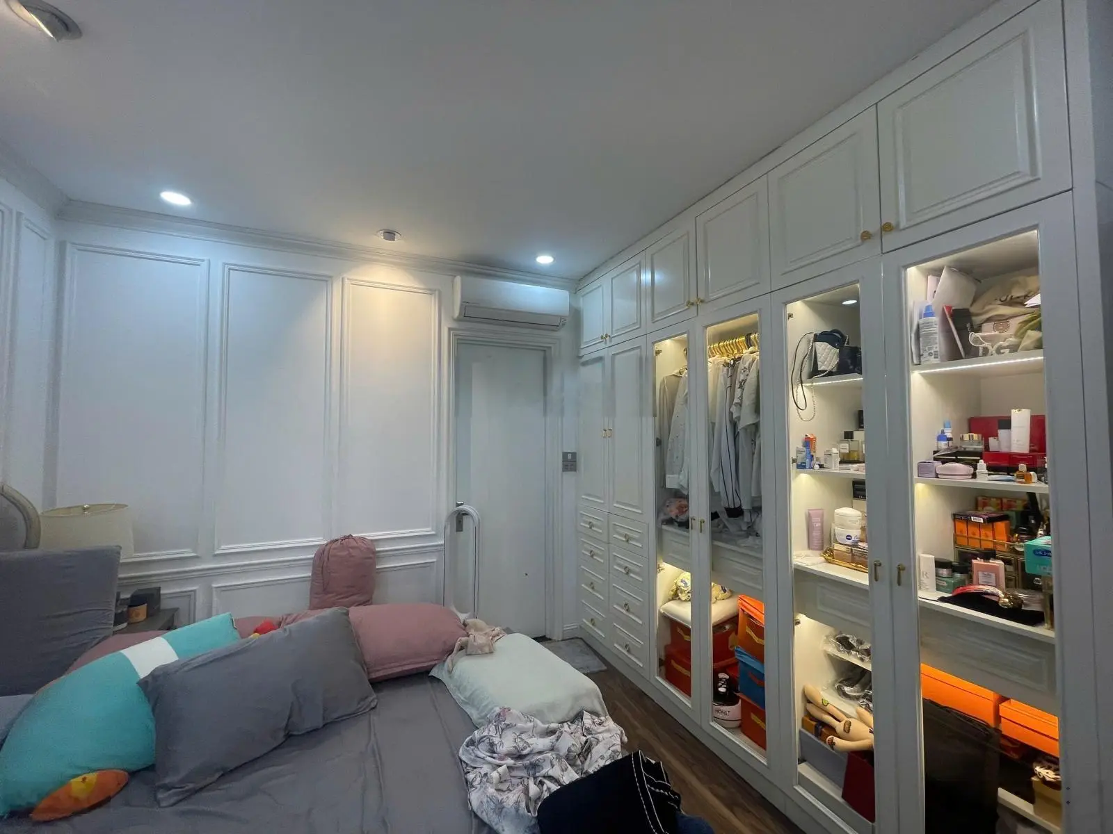Chính chủ cần bán căn 4PN thuộc tòa N01T8 Đông Nam view nội khu. Giá thương lượng trực tiếp