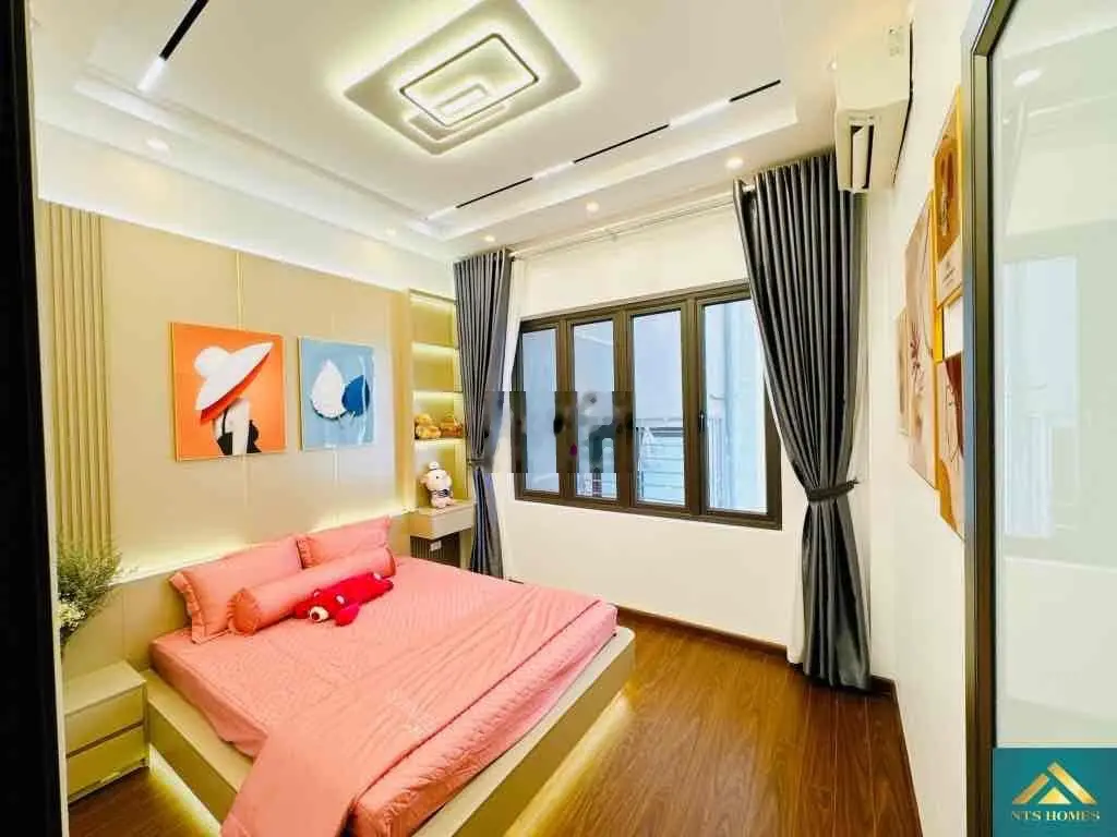 Bán nhà Kim Ngưu - Full đồ - 42m2 - 5PN - Sát phố. Giá: 5,7 tỷ