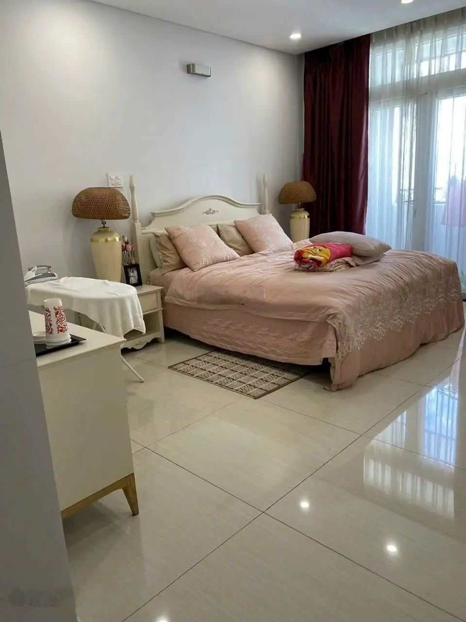 Đi nước ngoài bán gấp nhà hẻm xe hơi Vườn Chuối, Phường 4, Quận 3. Giá chỉ 4,1 tỷ. 0906 806 *** Ngân