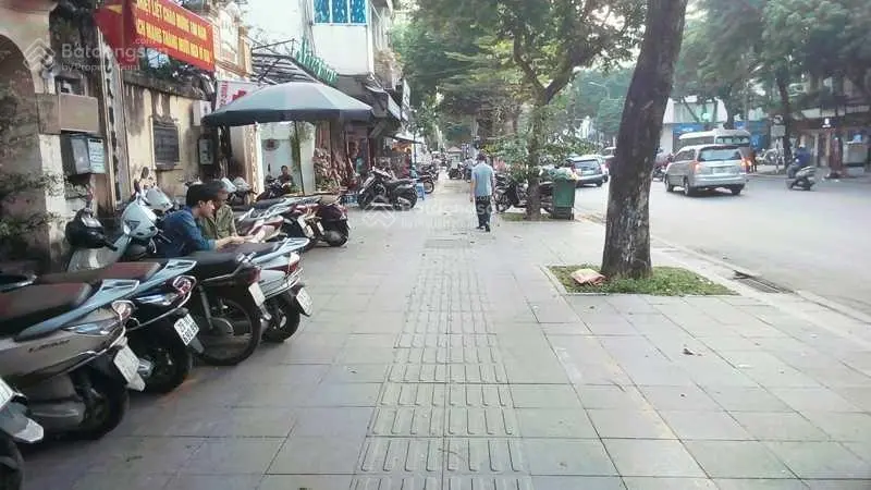 Mặt phố Bà Triệu - Đẳng cấp kinh doanh