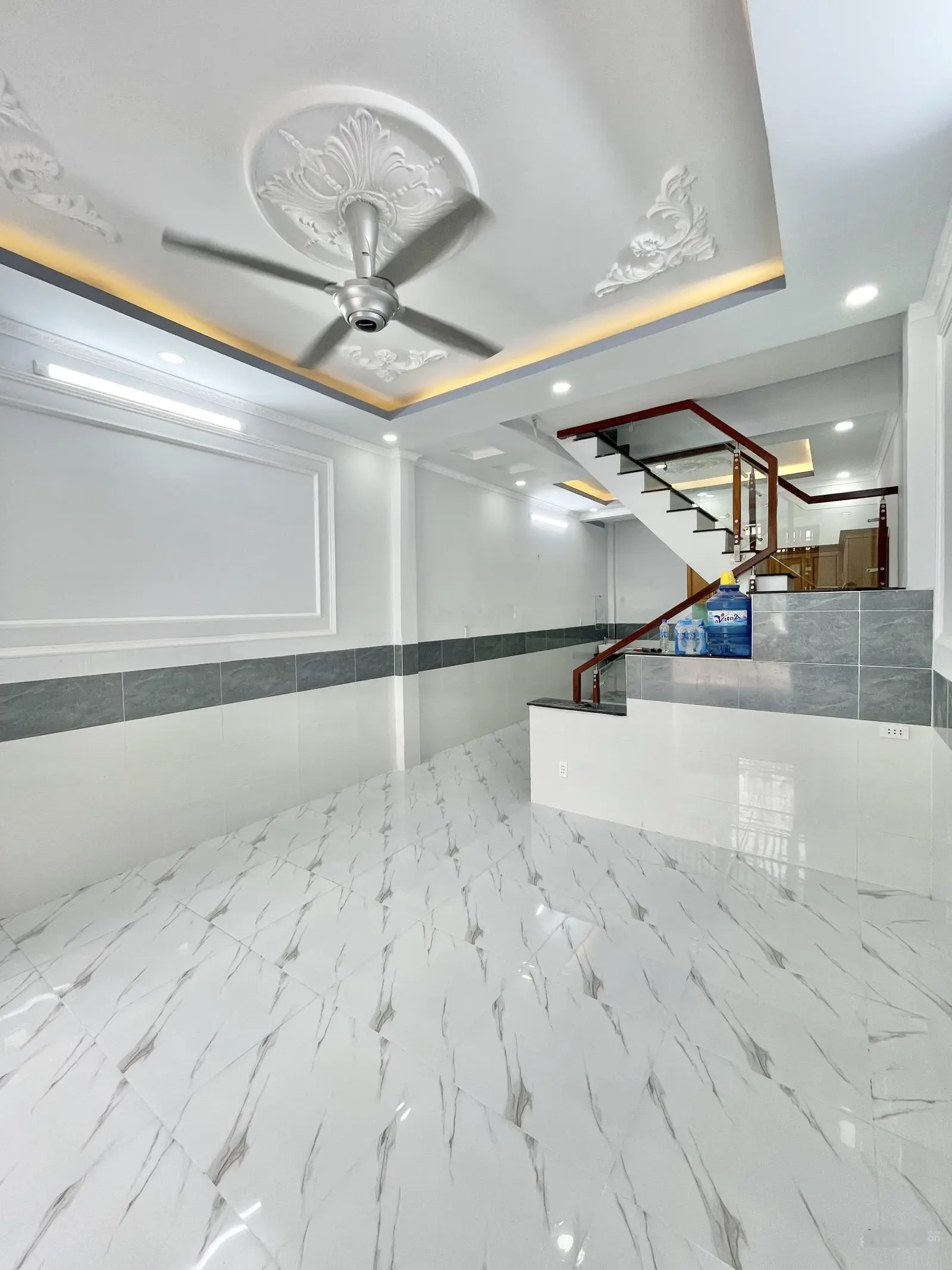 Cần bán nhà sổ chung lầu trệt hẻm thông đã có số lô số thửa chờ ra sổ gần chợ tân long