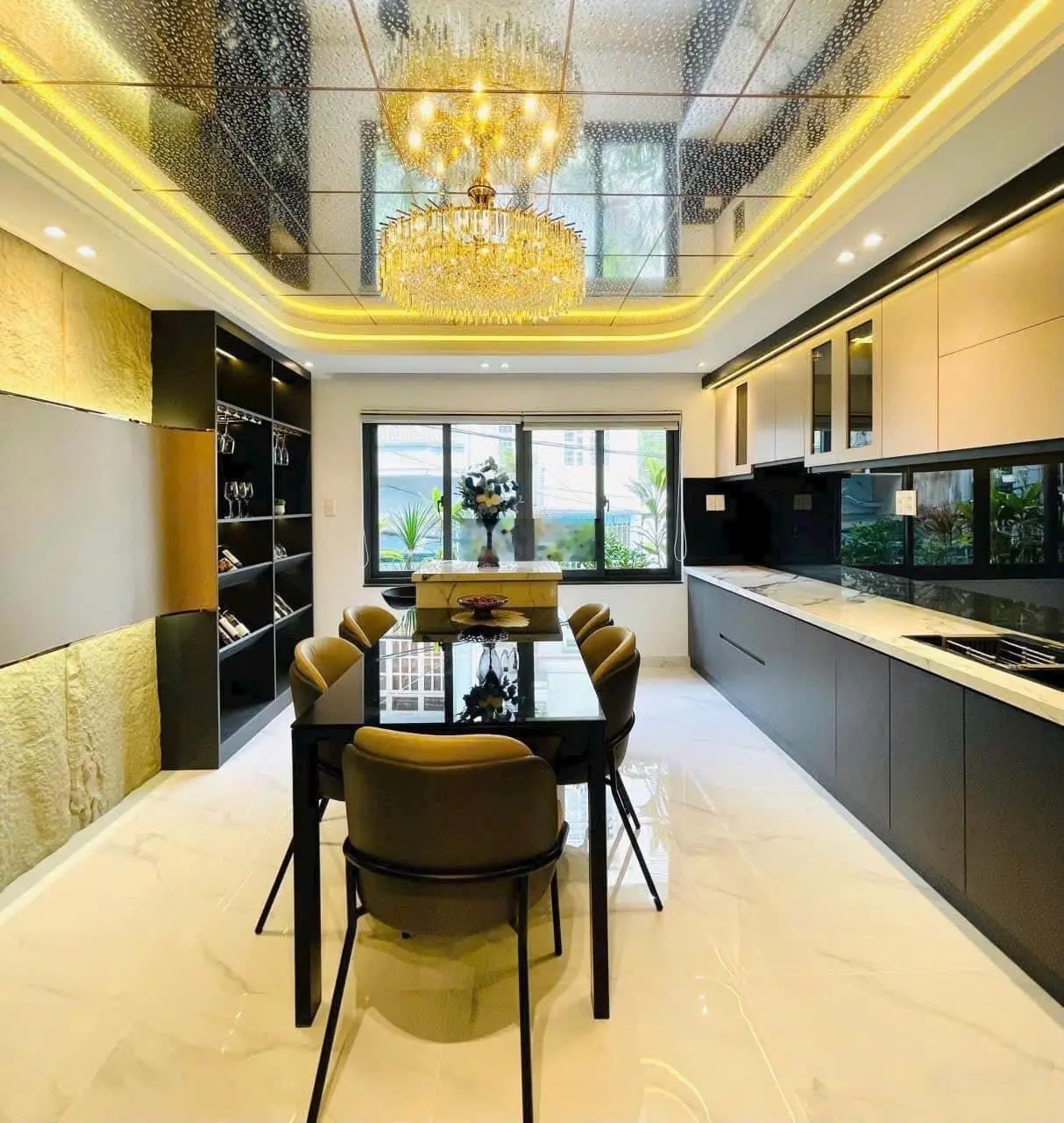 Bán gấp nhà Bình Chánh 90m2 2tỉ990, 1t1l, 4PN, Đang cho thuê 10tr/1thg, SHR