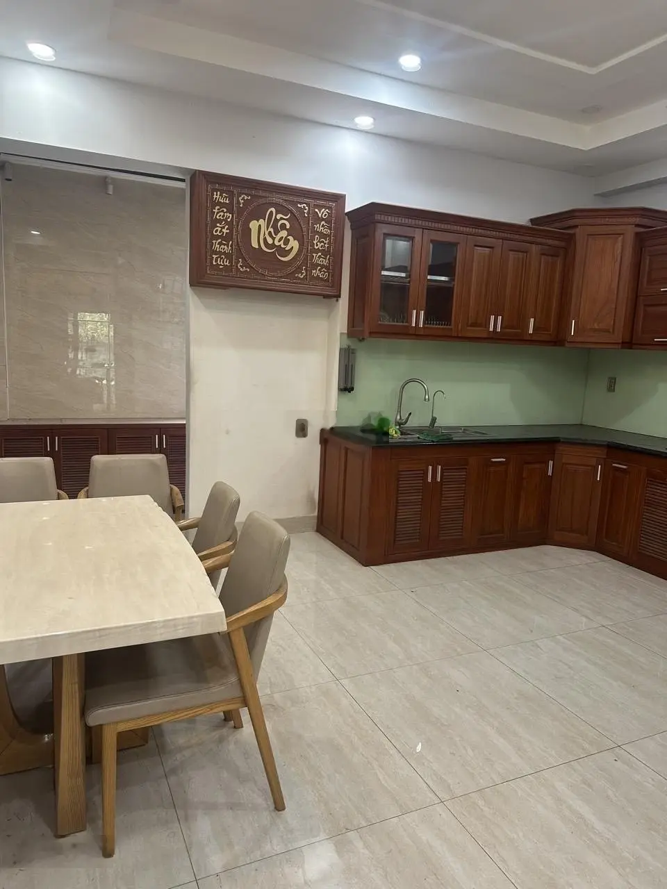 Bán nhà 4 lầu 5PN 6WC, thang máy full nội thất MT Bưng Ông Thoàn, Phú Hữu Q9 giá 15,2tỷ
