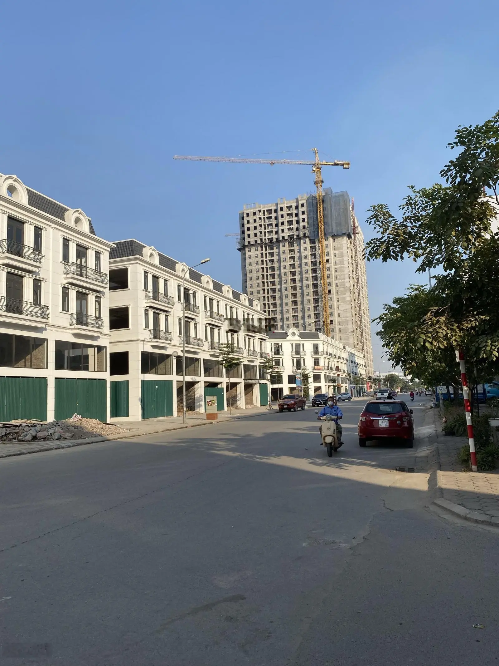 Lô góc hoàn thiện shophouse Sông Hồng kinh doanh, Trâu Quỳ, DT: 90m2, giá: 22 tỷ. LH: 0867 219 ***