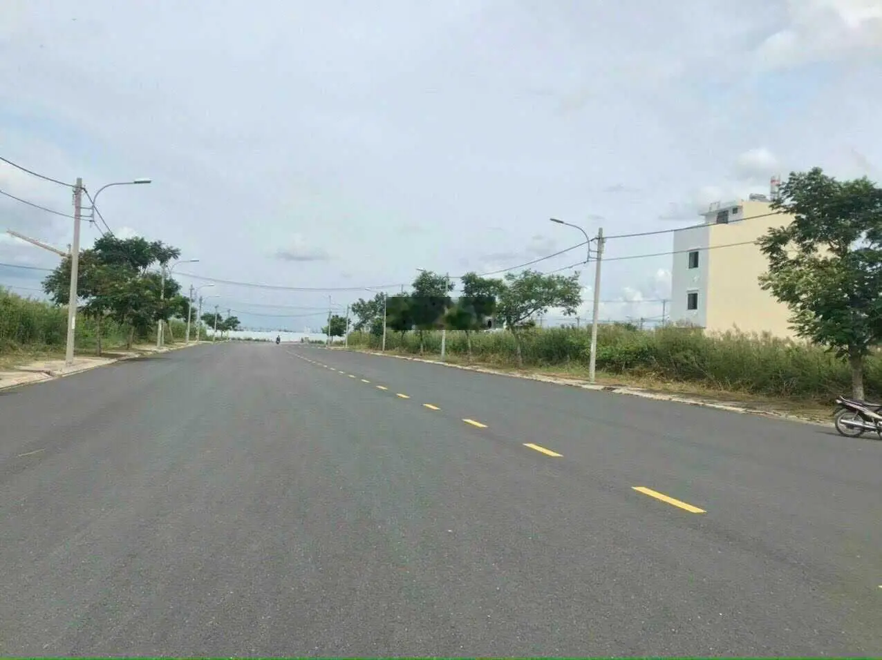 Sài Gòn Village nền gần cổng chính dự án Giá chỉ: 1ty850.DT: 80m2.Sổ LH: 0937 337 *** Danh