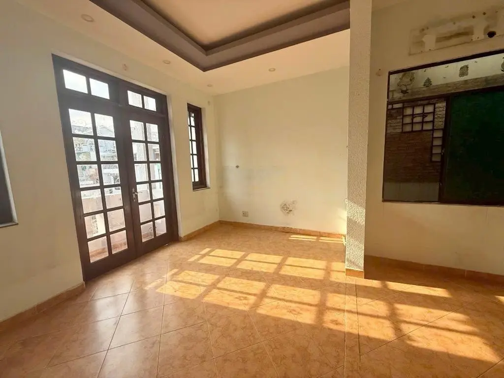 Nhà Hàng Xanh 1 sẹc, gần MT, hẻm 3m, 100m2, 3 tầng - chỉ 11,x tỷ