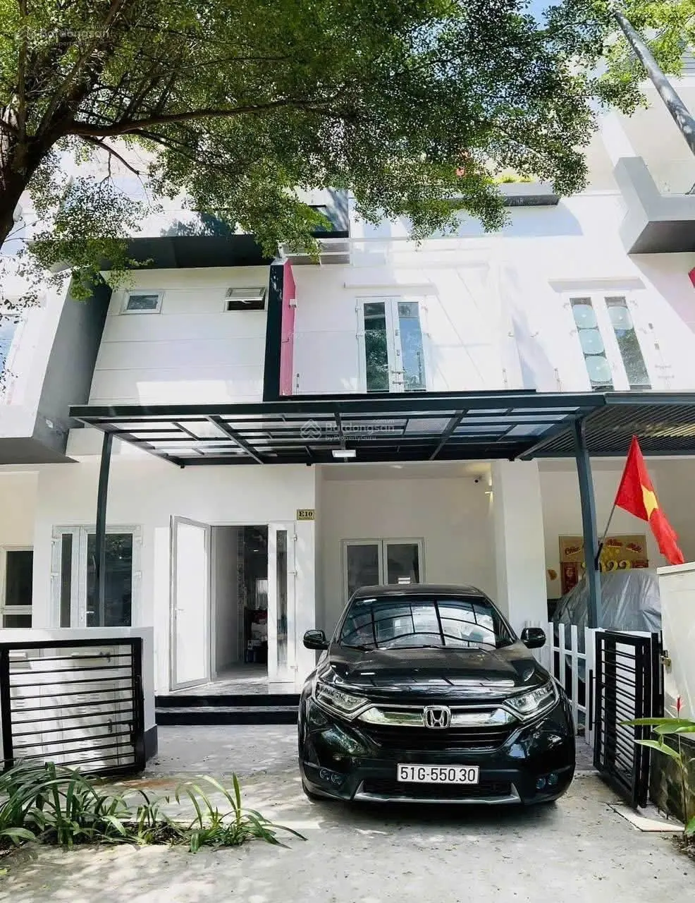 Bán biệt thự Lavensica Riverside Liên Phường Phú Hữu Thủ Đức 75M2 ngang 5 chỉ 5.5 tỉ.