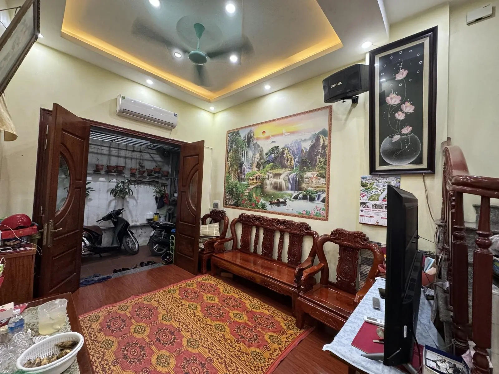 Chính chủ cần bán nhà dân xây 4 tầng Thượng Thanh - Long Biên , vài nhà ra ô tô tránh nhỉnh 4 tỷ