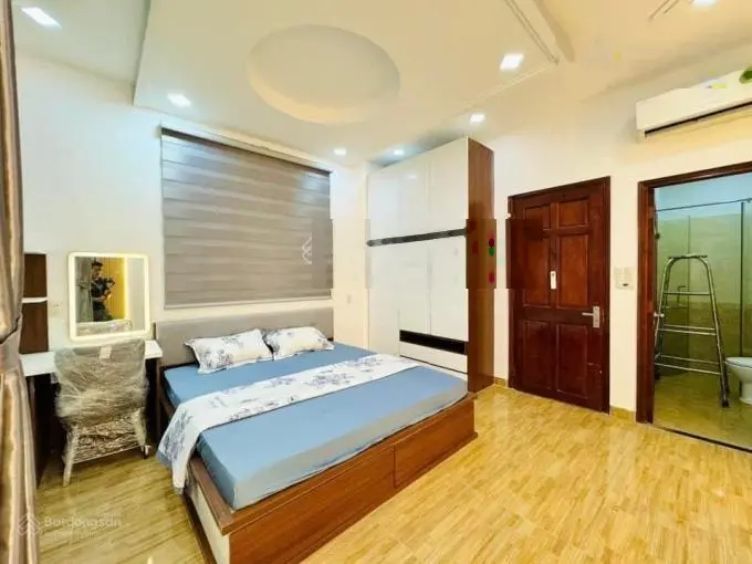 Cần bán gấp nhà ở Đ. Bông Sao, P. 5, Q. 8, DT: 56,25m2(4,5mx12,5m). HĐT 12tr/th. Giá: 3tỷ860tr