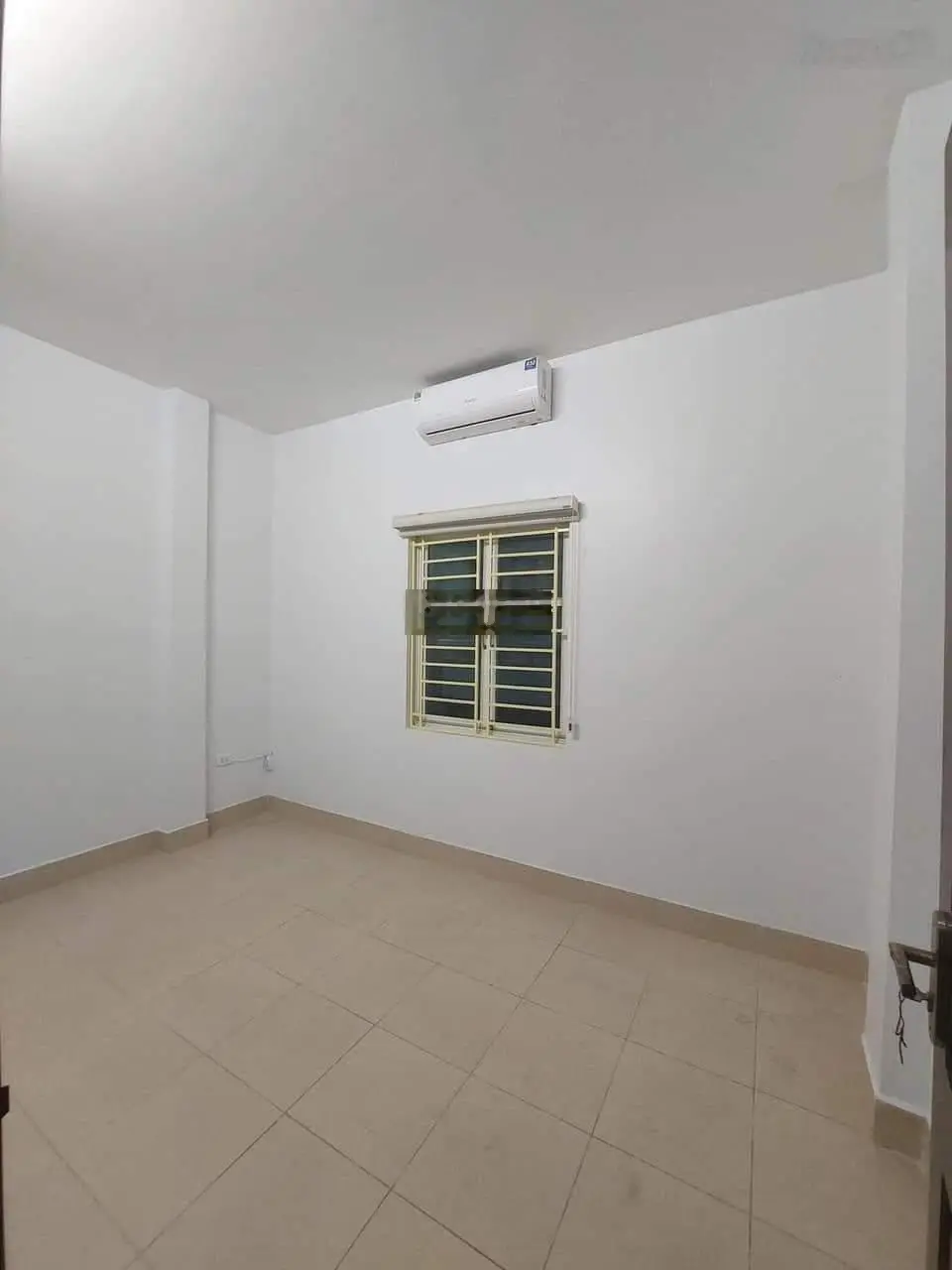 Phố Tô Vĩnh Diện, Q. Thanh Xuân bán nhà lô góc 43mx4tầng mặt tiền 6m3, phân ô tô tránh, kinh doanh