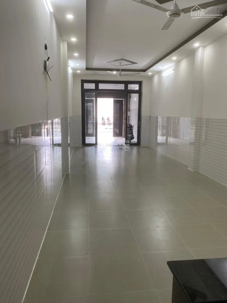 Bán nhà mặt tiền Bình Trị Đông, Quận Bình Tân. 4,10x27m, đúc 4 tấm nhà mới. Khu dân cư sầm uất