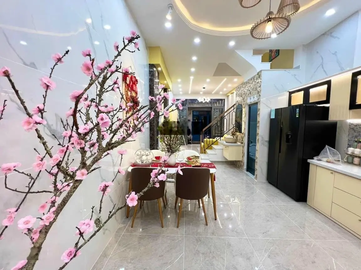 Rớt cọc cần sang tên gấp căn nhà gần MT đường Nguyễn Văn Quá, 85m2, sẵn sổ, sang tên công chứng
