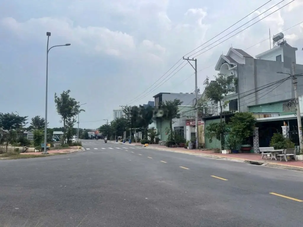 ĐẤT NGỘP 100m2, CHỈ 2 tỷ 680, ngay khu dân cư PHÚ MỸ