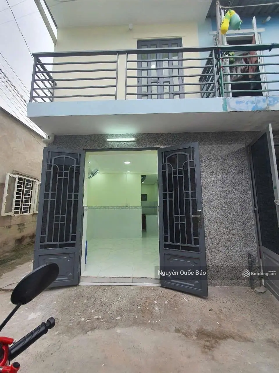 Nhà ngộp ngay gần ngã tư Trung Chánh ngay mặt đường Tô Ký 12 65m2 đang cho thuê 4tr/tháng. SHR