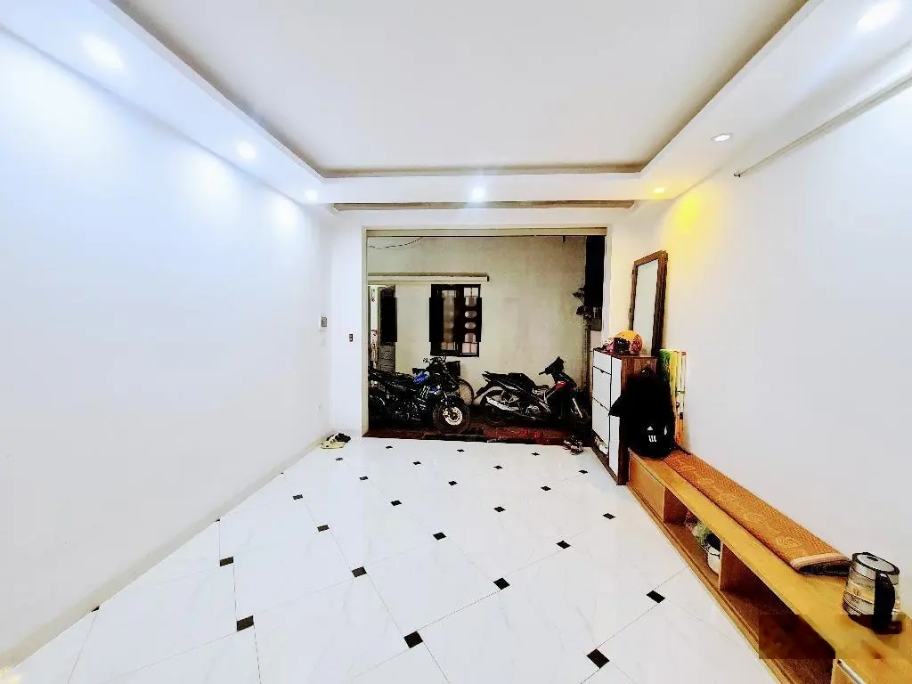 Nhà đẹp ở luôn, Tây Nam Linh Đàm tiện ích an sinh đỉnh. Thoáng sáng, hoa hậu xóm
