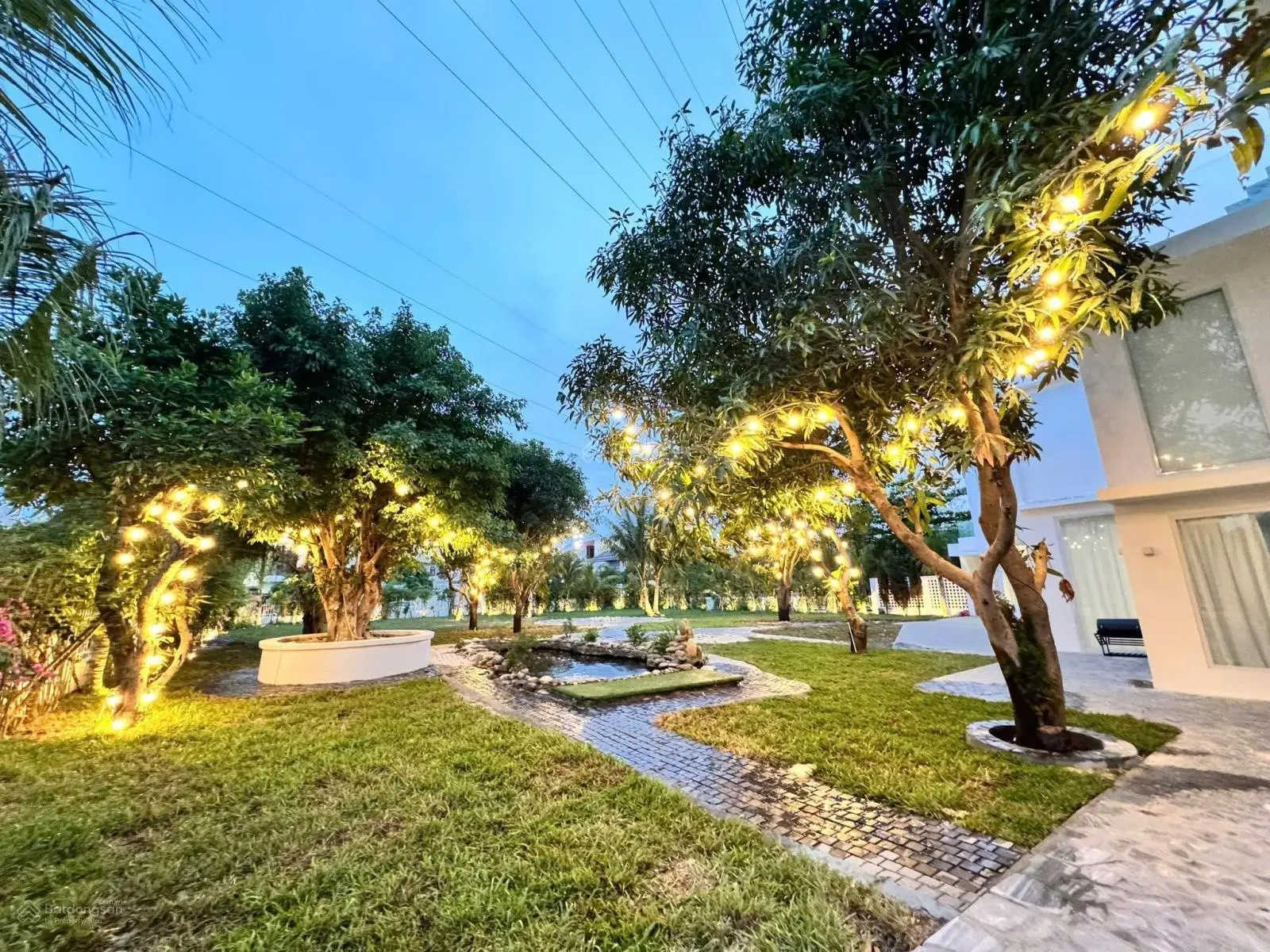 Bán nhà 2 tầng MT đường Hoài Thanh- gần Phan Hành Sơn 132.3 m2 giá tốt nhất thị trường