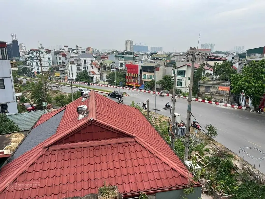 Bán nhà mặt phố ngọc thụy, long biên, phân lô, ô tô tránh, kinh doanh sầm uất ngày đêm
