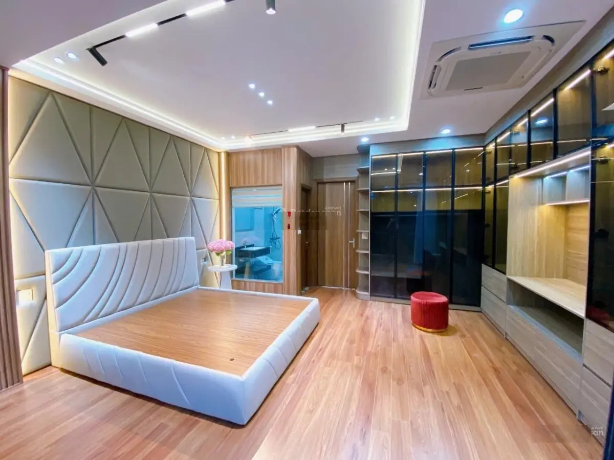 Nhà Cổ Linh view vườn hoa, vỉa hè trước nhà 6m, đỗ xe ngày đêm, kinh doanh bất chấp