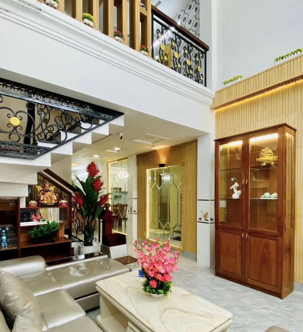 Nhà mới xây 2022, BTCT 5 tầng, thang máy, hẻm 6m