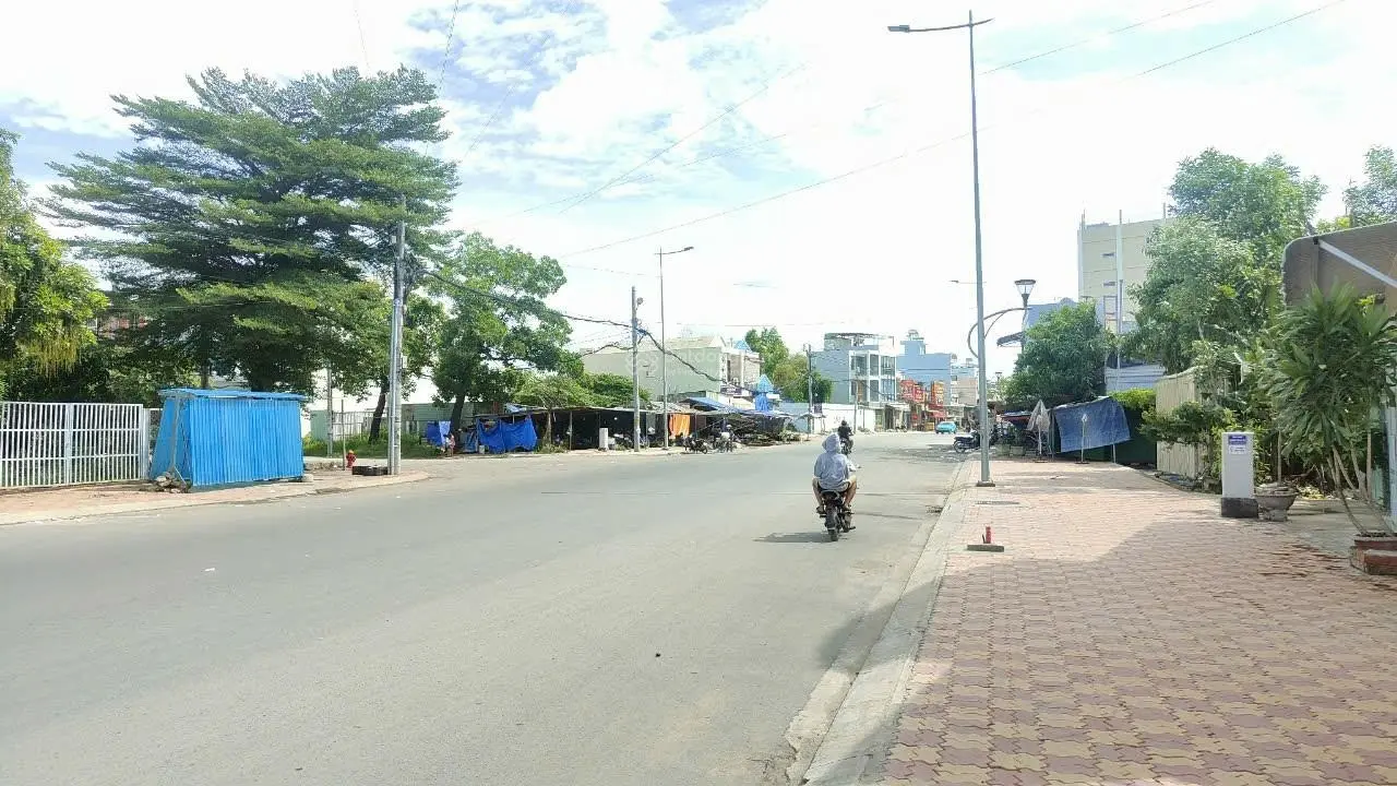 Bán đất MT Nguyễn Ảnh Thủ, DT : 8 x 25m gần chợ Bà Điểm