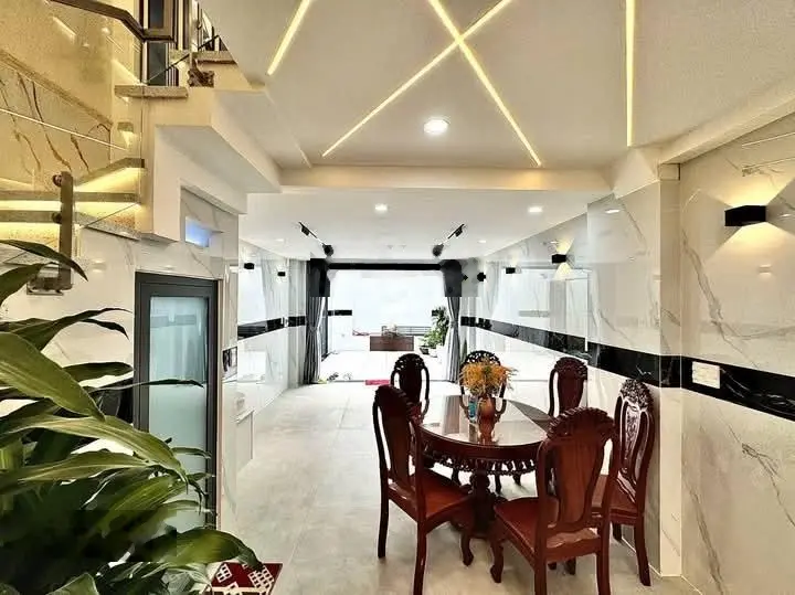 Bán gấp nhà Nguyễn Văn Tăng , Long Bình , Quận 9. DT 65m2 giá bán 3 tỷ .Sổ riêng