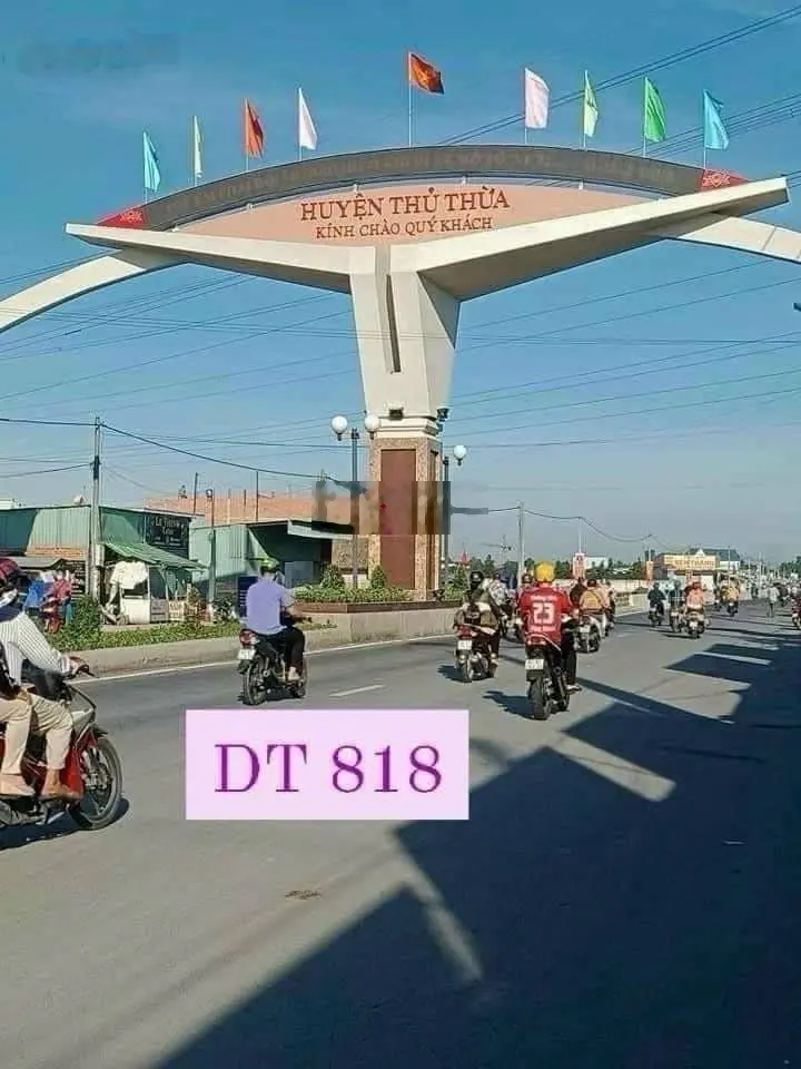 Đất thổ MT TL 818 TT Thủ Thừa, kế bên khu Agora City DT 107m2, 5x21,6m, hướng Đông