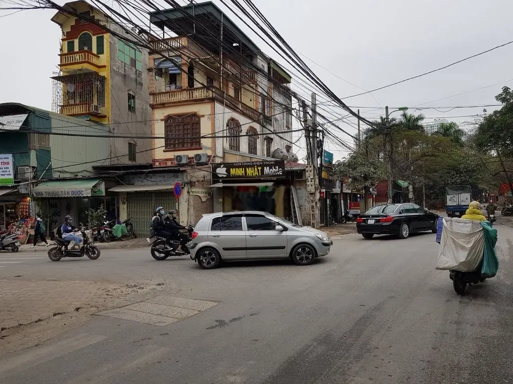 Cần bán gấp nhà phố Hoàng Tăng Bí 32m2, lô góc, 2T, ô tô, 1 nhà ra phố