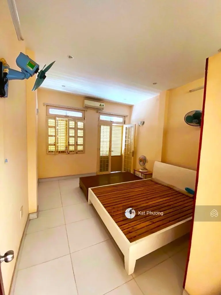 Hiếm mặt tiền kinh doanh khu vip P13, quận 10 - 80m2-4 tầng- ngang 4m- vỉa hè 8m-dòng tiền 45 triệu