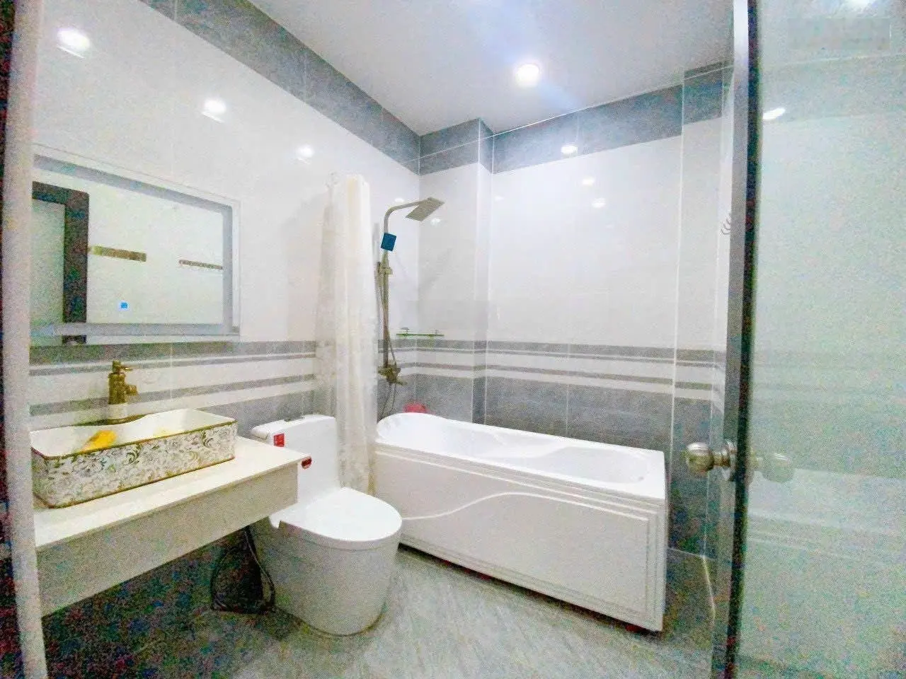 Nhà phố 3 lầu MT đường 20m Huỳnh Thị Đồng, TT Nhà Bè