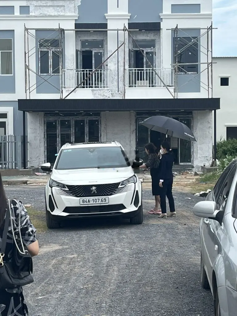 Căn đối diện chợ, nhà thương mại, chợ phường 4, Trà Vinh