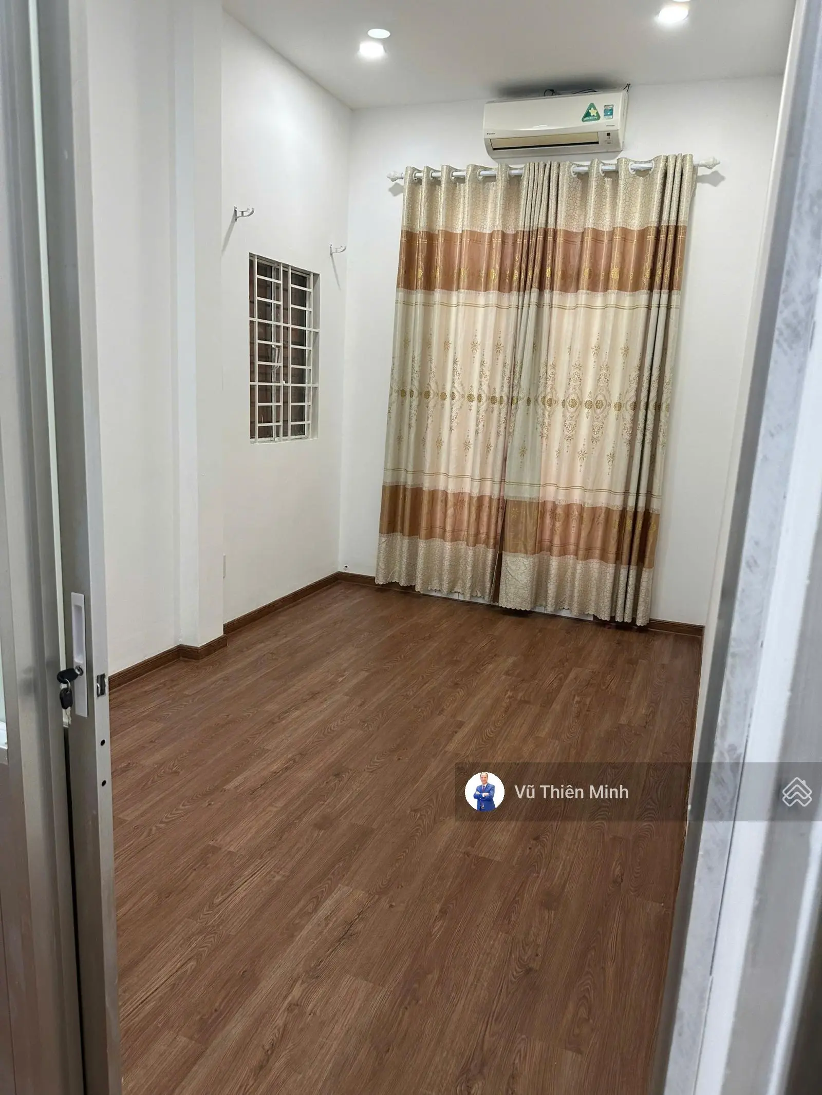 Ngang lớn 5m - HXH với 4T+ST đg Mê Linh, P 19, Bình Thạnh, Hồ Chí Minh. DTSD: 105.2m2. Giá 9,7 tỉ