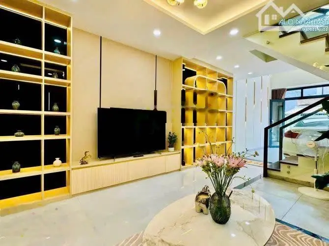 Nhà giá siêu hời cho khách nào thiện chí chốt ngayđườngNguyễn Phúc Nguyên,Phường 5,Quận 3 Giá3tỷ250