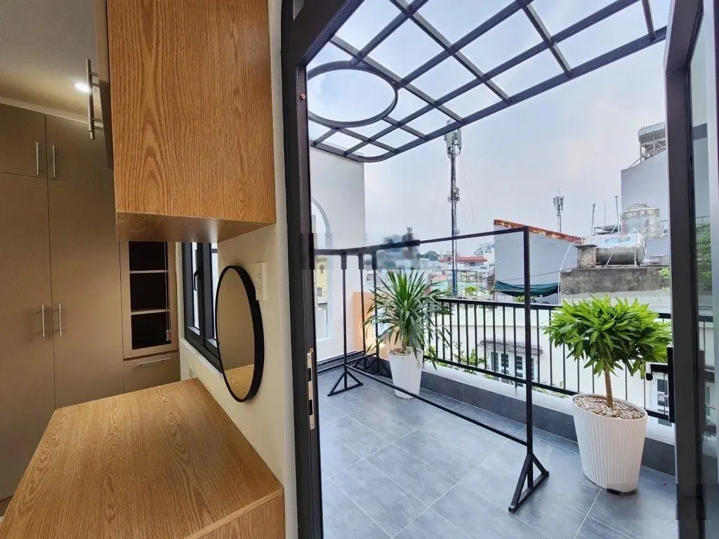 Sư Vạn Hạnh, q10,có dòng tiền 600tr/năm. Giá bán rẻ bèo 17.2 tỷ Thương lượng.
