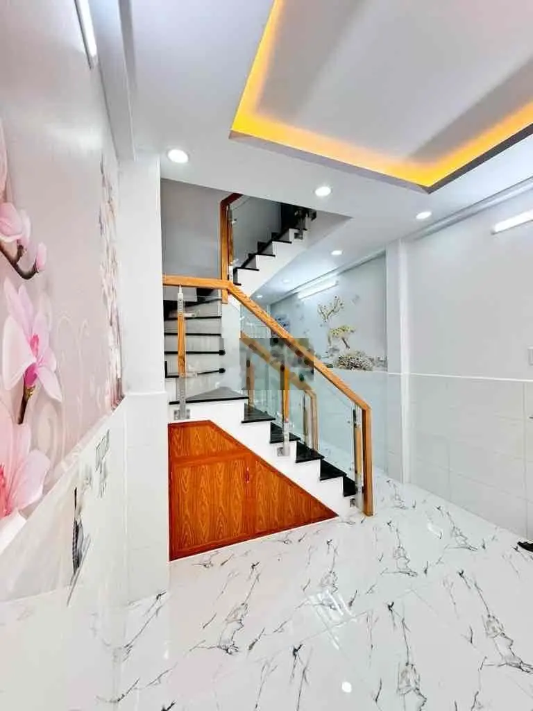 BÁN NHÀ LÊ VĂN QUỚI - ĐÚC BTCT - 30m2 - HXH THÔNG - MỚI XÂY CỰC ĐẸP