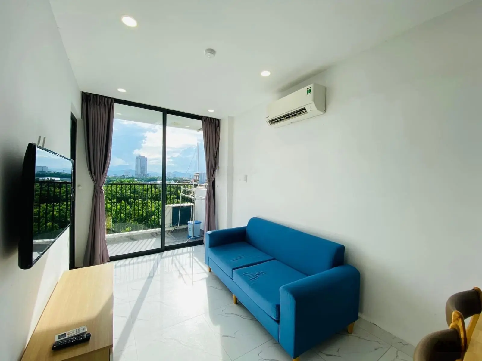 Chào bán toà căn hộ vip nhất sông Hàn 131.2m2, 8 tầng 20 phòng, doanh thu 130 triệu/tháng