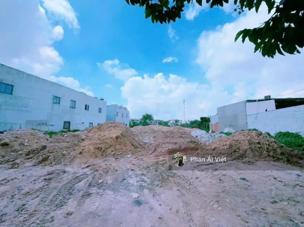 Kẹt tiền cần bán gấp, Đ.Lê Hồng Phong,Sóc Trăng,gần chợ Mỹ Xuyên,100m2/500tr,Sổ hồng riêng,full thổ