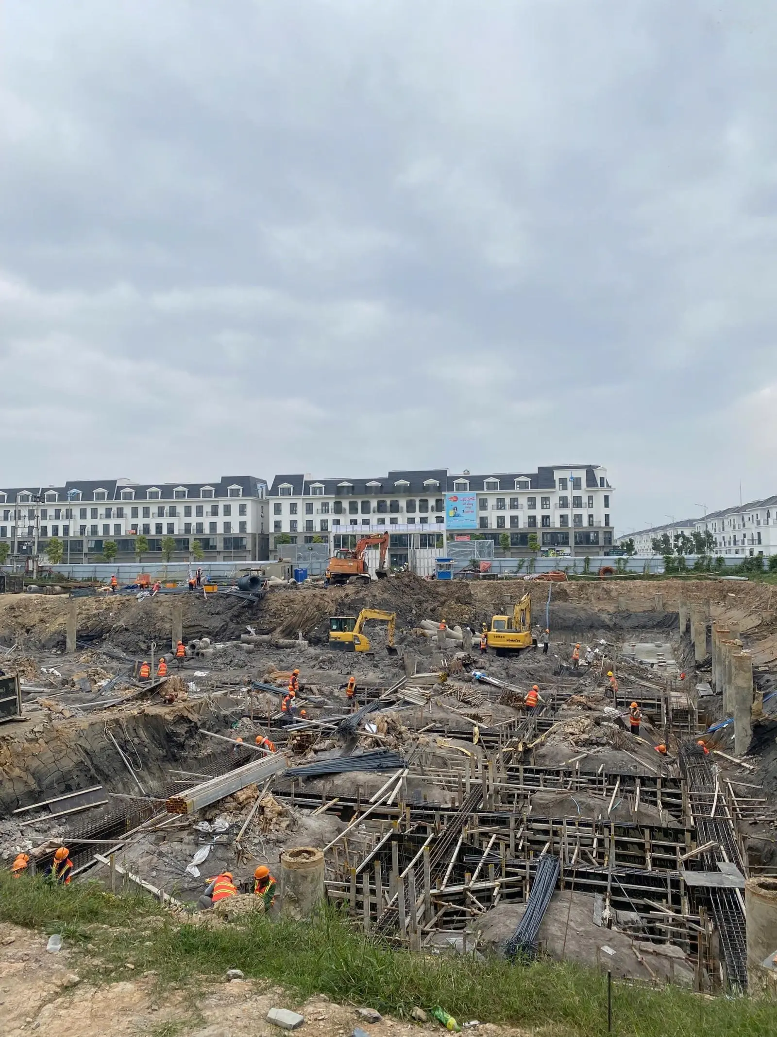 Bán nhà liền kề 72 - 258m2. Phân khu Hoa Hồng - đối diện 18 toà chung cư Vinhomes Thanh Hoá
